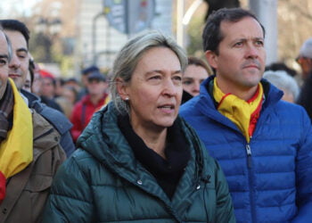 El PP-CLM exige a Page y al socialismo de Castilla-La Mancha y de España que “digan basta ya a la deriva autoritaria de Sánchez” y defiendan a CLM y a España” 5 El PP-CLM exige a Page y al socialismo de Castilla-La Mancha y de España que “digan basta ya a la deriva autoritaria de Sánchez” y defiendan a CLM y a España”