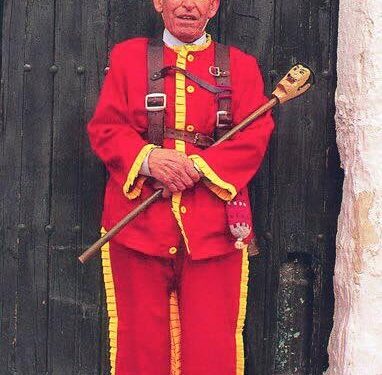 Raíces. La Endiablada de Almonacid del Marquesado en 1975 1 fco diablo mayor web endiablada