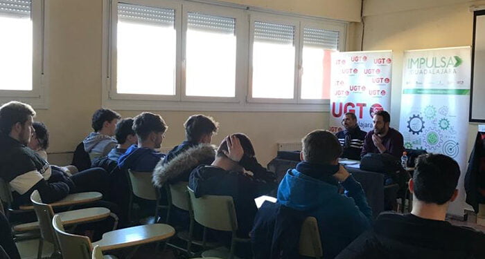 Impulsa Guadalajara se acerca a los institutos con el objetivo de informar sobre el diálogo social 1 Impulsa Guadalajara se acerca a los institutos con el objetivo de informar sobre el diálogo social