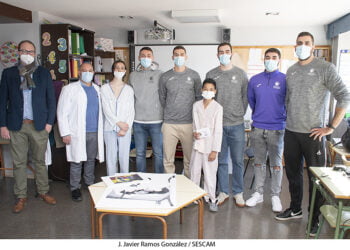 Jugadores del Cívitas Balonmano Guadalajara visitan el Hospital Universitario