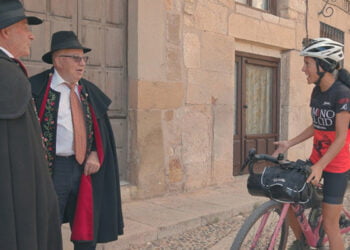 La Caballada de Atienza cierra el tercer episodio de la serie documental “El Camino del Cid: Diario de una Ciclista”