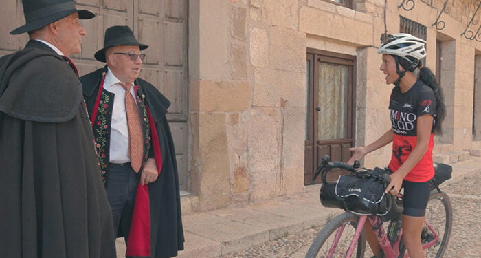 La Caballada de Atienza cierra el tercer episodio de la serie documental “El Camino del Cid Diario de una Ciclista”