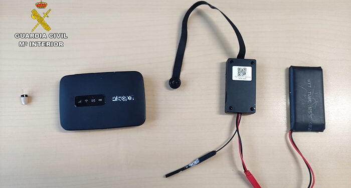 La Guardia Civil de Guadalajara sorprende a una persona utilizando medios técnicos para superar el examen de conducir