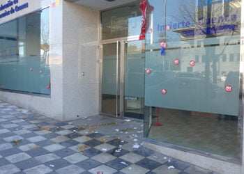 La patronal conquense denuncia actos vandálicos por parte de los sindicatos durante la huelga de limpieza frente a su sede