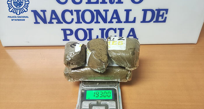 La Policía Nacional de Guadalajara interviene 193 gramos de hachís a un joven en el momento de su detención en un centro comercial