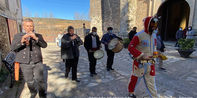 Las Fiestas de las Candelas de Arbancón será fiel a su cita con su botarga