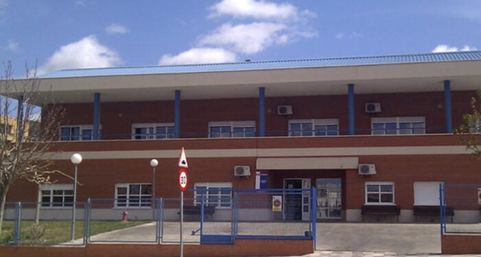 Los trabajadores del Centro de Discapacitados Físicos de Cuenca se concentran para denunciar los reiterados incumplimientos de la empresa concesionaria