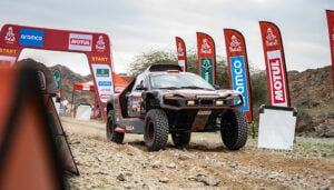 Manolo y Mónica Plaza superan la segunda etapa del Dakar