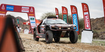 Manolo y Mónica Plaza superan la segunda etapa del Dakar