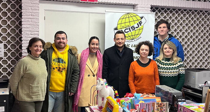 NNGG Guadalajara entrega a la Asociación Católica Española de Servicios a la Juventud los juguetes recogidos en la Campaña ´Populares Solidarios´