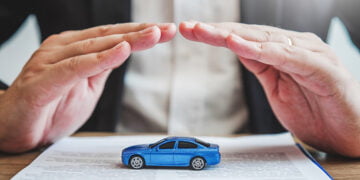 ¿Puedo dejarme llevar por las ofertas para contratar un seguro de coche barato?