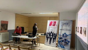 Unas veinte personas participan en la jornada de Huerta del Marquesado sobre ayudas para empresas en el mundo rural