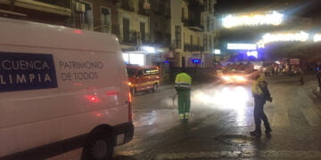 ¡Atención! Tráfico lento en el centro de Cuenca debido a un vertido de aceite
