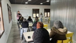 Almodóvar del Pinar, en colaboración con la Junta de Comunidades, inicia un proyecto de dotación de competencias digitales para mujeres del municipio