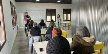 Almodóvar del Pinar, en colaboración con la Junta de Comunidades, inicia un proyecto de dotación de competencias digitales para mujeres del municipio