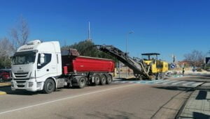 Comienzan las obras de reforma de la carretera GU-102 que conecta Villanueva de la Torre con Azuqueca de Henares