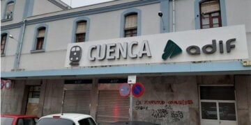 Cuenca en Marcha e IU rechazan la “infamia” del cierre de la línea de tren convencional y piden “responsabilidades políticas”