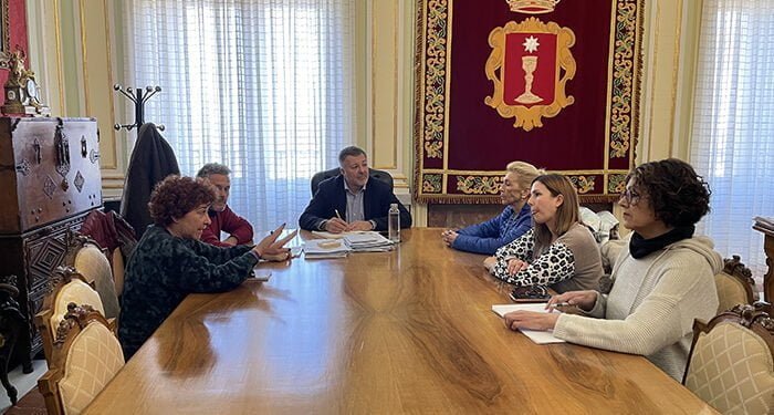 Dolz recibe a los trabajadores del sector de Limpieza en huelga por la renovación de su convenio colectivo 1 Dolz recibe a los trabajadores del sector de Limpieza en huelga por la renovación de su convenio colectivo