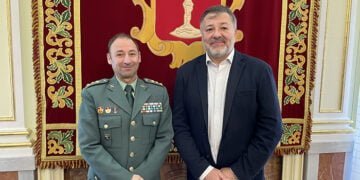 Dolz recibe al coronel Fernando Montes con motivo de su ascenso