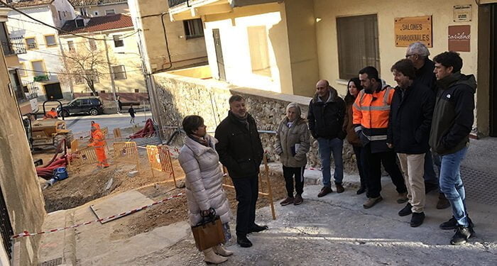 Dolz visita las obras en calle Almendros, que avanzan a buen ritmo