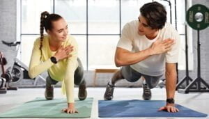 Dos tercios de las parejas están aburridas de las citas tradicionales y el 91% recurre actividades conjuntas y creativas, según un estudio de Huawei