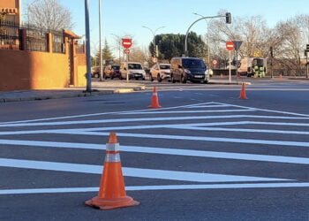El Ayuntamiento de Cuenca avanza en la renovación de la señalización vertical y horizontal de la ciudad por la Ronda Oeste
