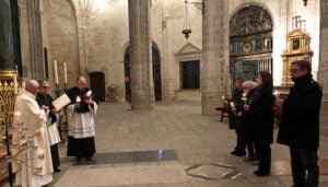 El Ayuntamiento de Cuenca cumple con el voto a la Candelaria durante la función religiosa en la Catedral