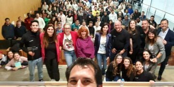 El equipo del IES ‘Alfonso VIII’ de Cuenca, ganador del ‘Hackathon WIN’, un evento organizado por el Gobierno regional, CaixaBank Dualiza y FP Innovación