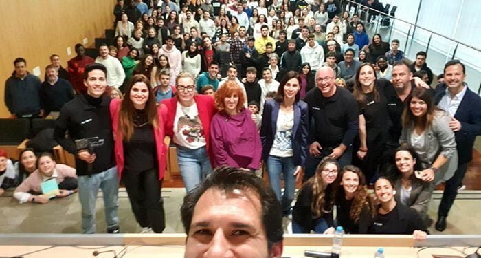 El equipo del IES ‘Alfonso VIII’ de Cuenca, ganador del ‘Hackathon WIN’, un evento organizado por el Gobierno regional, CaixaBank Dualiza y FP Innovación