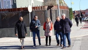 Guarinos visita el barrio de Los Manantiales para conocer de primera mano las demandas y necesidades de sus vecinos