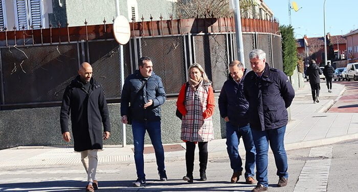 Guarinos visita el barrio de Los Manantiales para conocer de primera mano las demandas y necesidades de sus vecinos
