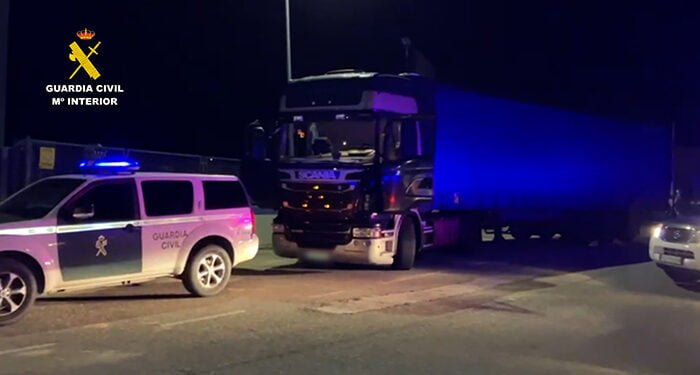 incautada en guadalajara media tonelada de hachis oculta en un camion que circulaba en la a 2 2