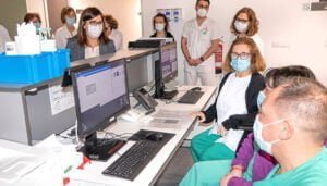 La directora gerente del Servicio de Salud de Castilla-La Mancha destaca las bondades del Hospital de Día en la ampliación del Hospital de Guadalajara