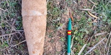La Guardia Civil desactiva un proyectil de la Guerra Civil localizado por un agricultor en Hita
