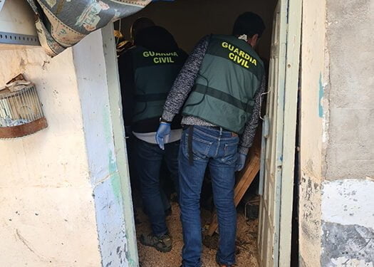 La Guardia Civil detiene a dos personas como supuestos autores de varios robos y hurtos en vehículos en Las Pedroñeras