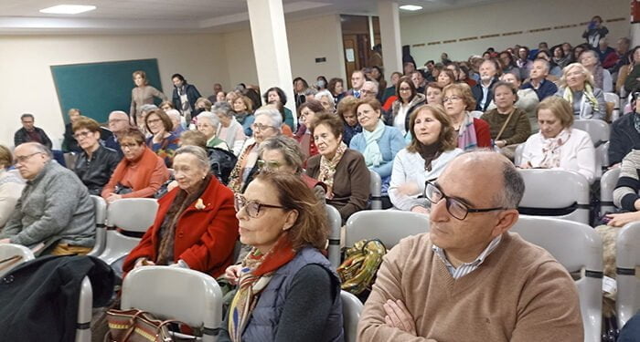 La segunda edición de Los Libros Viajan por la Provincia comienza con un “llenazo” de Carmen Posadas en Villares del Saz 1 La segunda edición de Los Libros Viajan por la Provincia comienza con un “llenazo” de Carmen Posadas en Villares del Saz