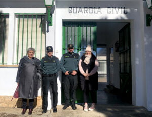La subdelegada del Gobierno en Cuenca visita los puestos de la Guardia Civil de Belmonte y Talayuelas
