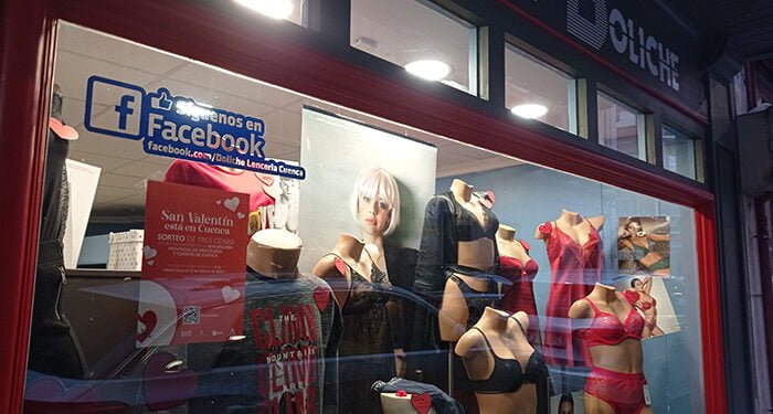 Más de treinta establecimientos de la Asociación del Comercio de Cuenca se suman a la campaña por San Valentín