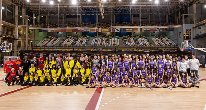 Rojo desea suerte a la selección española femenina de Baloncesto, que ha preparado en el Multiusos su última ventana del Eurobasket