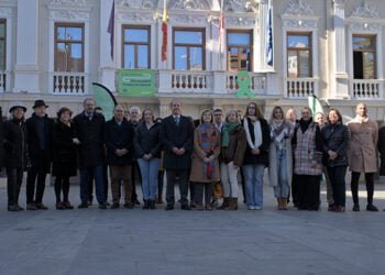 Rojo propondrá al pleno del Ayuntamiento la concesión de la Medalla de Oro de la ciudad a la Asociación Española contra el Cáncer de Guadalajara