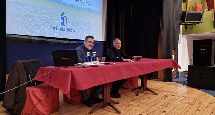 Un centenar de agricultores participan en Tarancón en una charla sobre la nueva Política Agraria Comunitaria 1 Un centenar de agricultores participan en Tarancón en una charla sobre la nueva Política Agraria Comunitaria