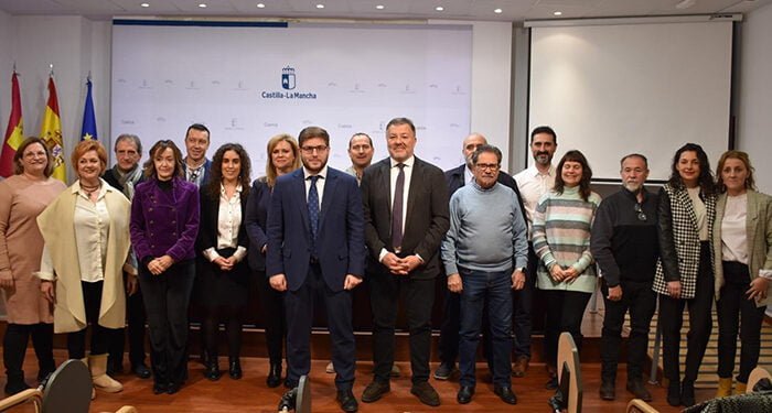 Un total de 13 municipios de Cuenca firman el protocolo de adhesión a la Oficina de Asistencia, Asesoramiento e Intermediación Hipotecaria 1 Un total de 13 municipios de Cuenca firman el protocolo de adhesión a la Oficina de Asistencia, Asesoramiento e Intermediación Hipotecaria