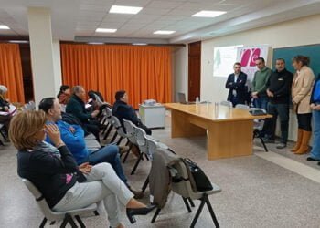 Una quincena de personas asiste a la jornada sobre medidas de apoyo a empresas en el mundo rural en Villares del Saz