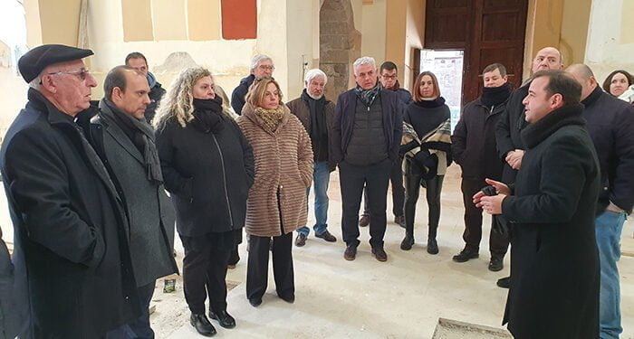 Vega y Atilano Rodríguez supervisan la remodelación de la iglesia de San Gil, en Molina de Aragón