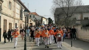 Villanueva de la Torre disfruta del Carnaval con un fabuloso y colorido ambiente