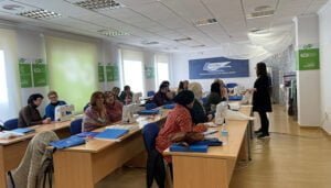 ACESANC imparte un curso de arreglos y adaptaciones de prendas y artículos en textil y piel