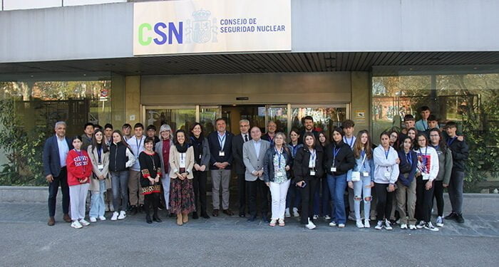 Alumnos de Cifuentes participarán en siete jornadas formativas relativas a seguridad nuclear y protección radiológica 1 Alumnos de Cifuentes participarán en siete jornadas formativas relativas a seguridad nuclear y protección radiológica