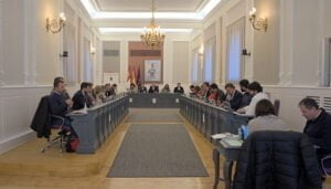 Aprobado por unanimidad conceder las medallas de oro de la ciudad a la AECC de Guadalajara y Asociación de Belenistas y de plata, al Grupo de Teatro Salesianos