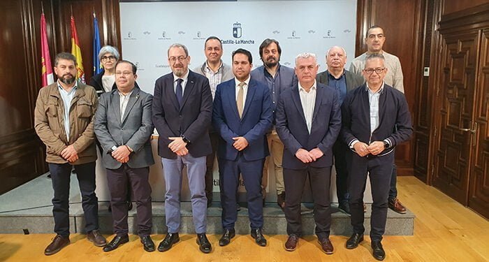 Aumentan a seis las expediciones diarias del servicio de autobuses para los vecinos de Mondéjar 1 Aumentan a seis las expediciones diarias del servicio de autobuses para los vecinos de Mondéjar