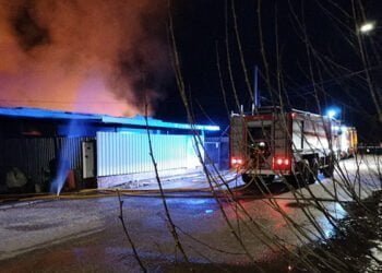 Calcinado por el fuego un taller de carpintería en Valera de Abajo